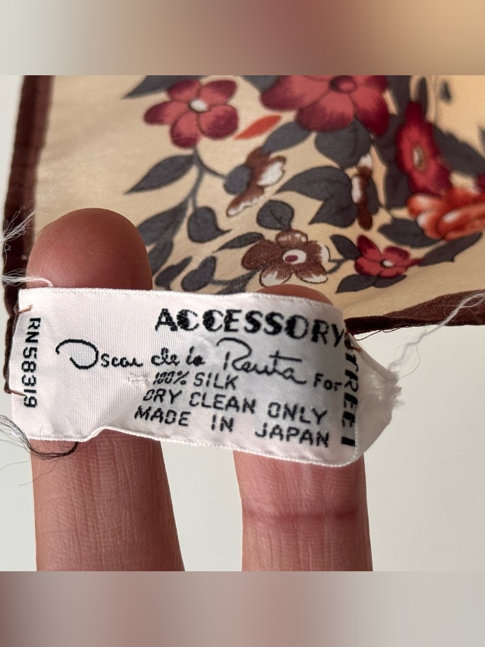 Vintage Oscar de la Renta 100% Silk Floral Square Scarf Cream Burgundy Japan - Picture 5 of 9